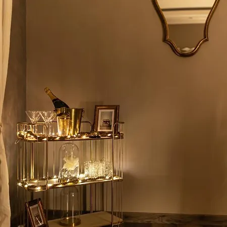 Dynasty Luxury 100m2 Jacuzzi Terrasse