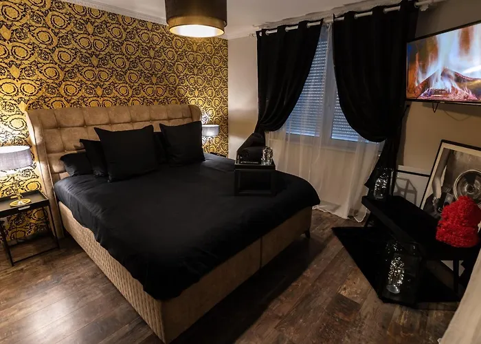 Dynasty Luxury 100m2 Jacuzzi Terrasse