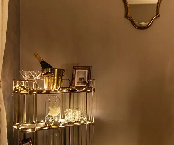 Dynasty Luxury 100m2 Jacuzzi Terrasse