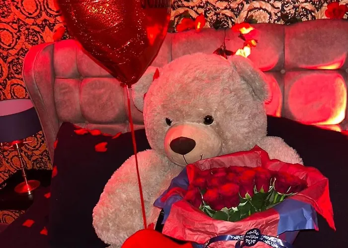 Dynasty Luxury 100m2 Jacuzzi Terrasse